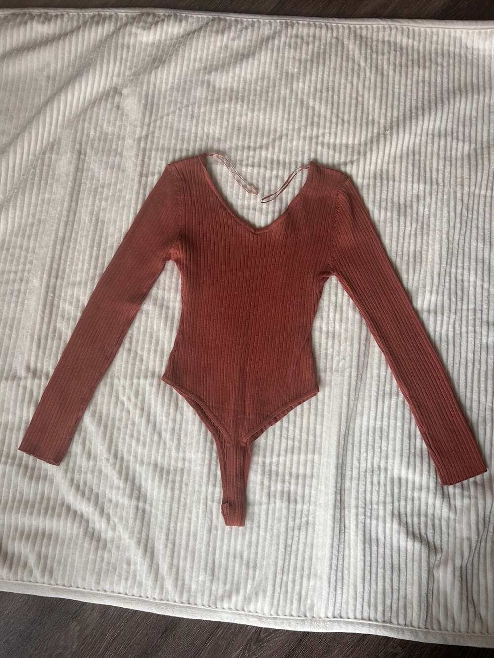 Women’s Terracotta Ribbed Long Sleeve V-Neck Bodysuit size L